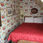 Cozy Colonial Room with One Queen